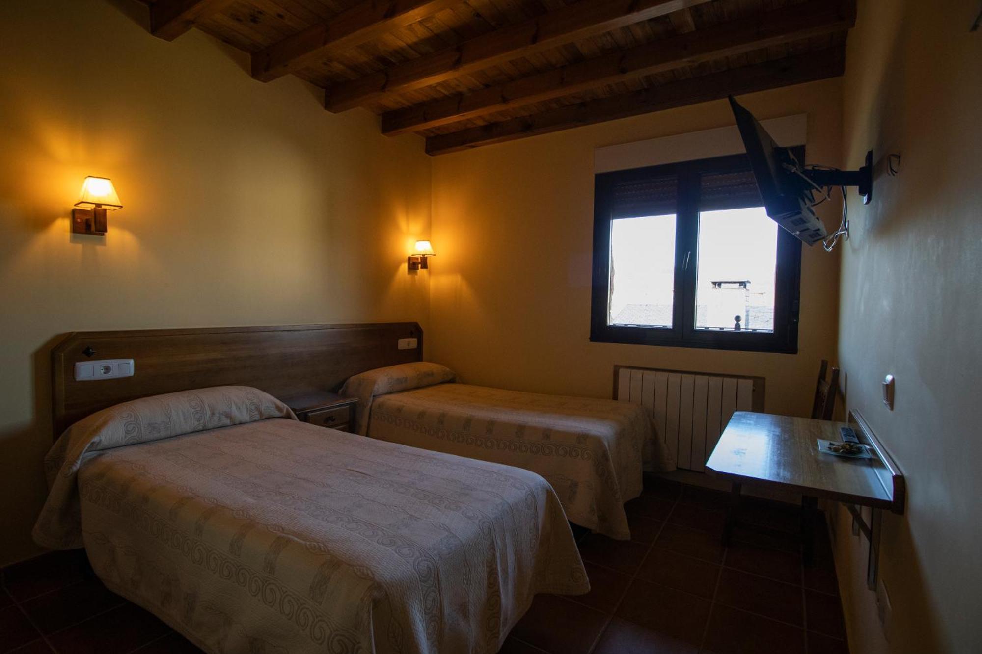 La Guarida De La Lleira Hotel Ferreras de Arriba Ngoại thất bức ảnh